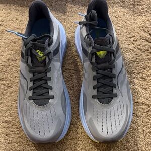 Saucony Men's Gray Athletic Running Shoes with Black and Yellow Accents